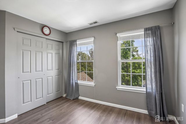 5 Schlottfeld Lane, Parlin, NJ 08859