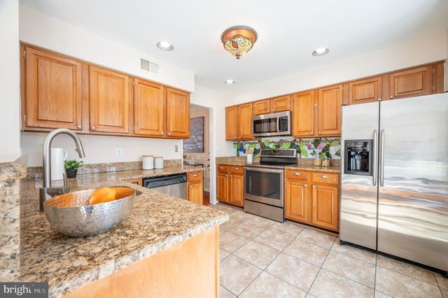 9433 WILLIAM KIRK LN, Burke, VA 22015