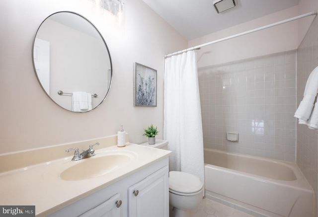 9433 WILLIAM KIRK LN, Burke, VA 22015