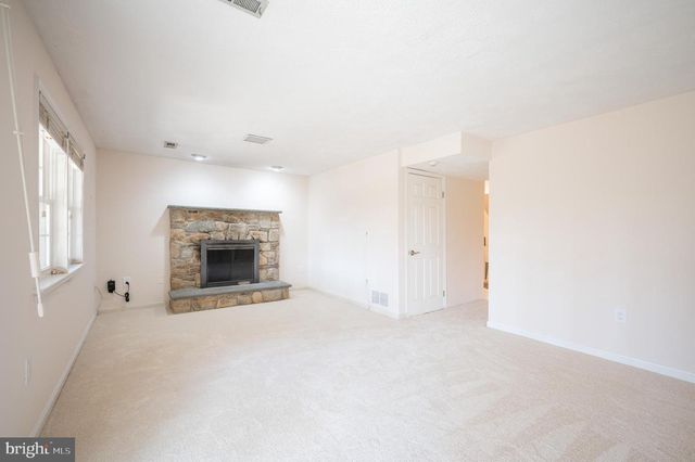 9433 WILLIAM KIRK LN, Burke, VA 22015