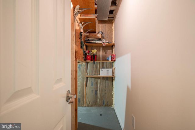 9433 WILLIAM KIRK LN, Burke, VA 22015