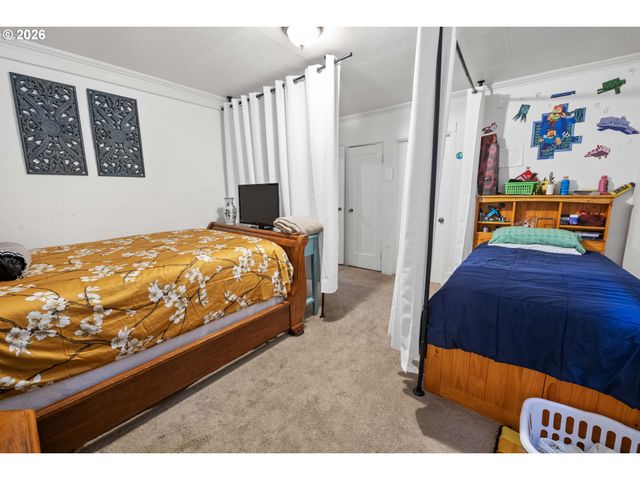 3496 Harrison Ave, Astoria, OR 97103