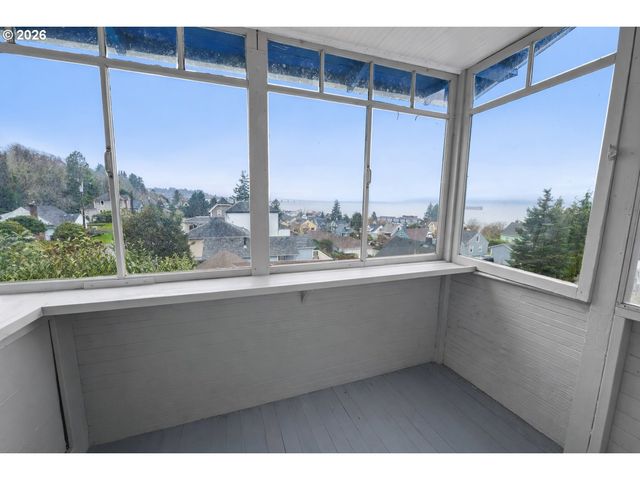 3496 Harrison Ave, Astoria, OR 97103