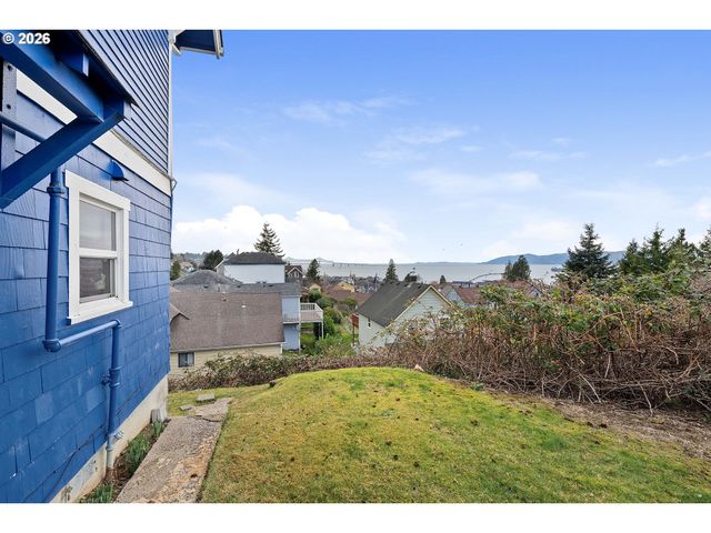3496 Harrison Ave, Astoria, OR 97103