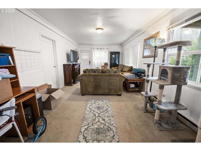 3496 Harrison Ave, Astoria, OR 97103