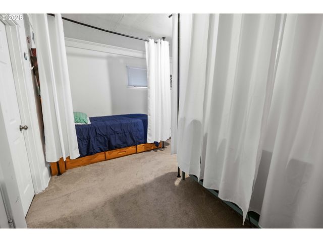 3496 Harrison Ave, Astoria, OR 97103