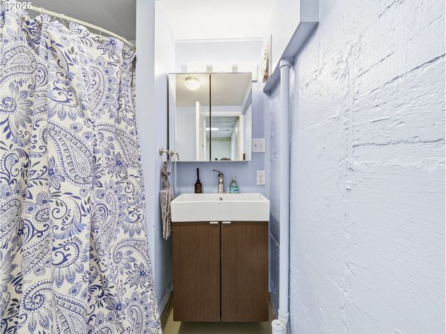 4724 Se THIESSEN Rd, Milwaukie, OR 97267