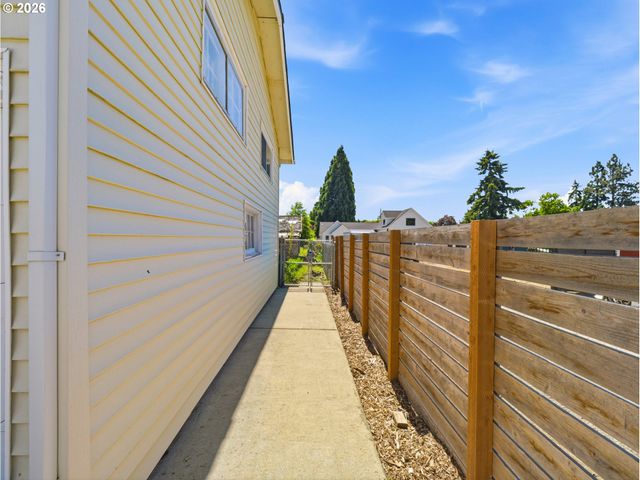 4724 Se THIESSEN Rd, Milwaukie, OR 97267