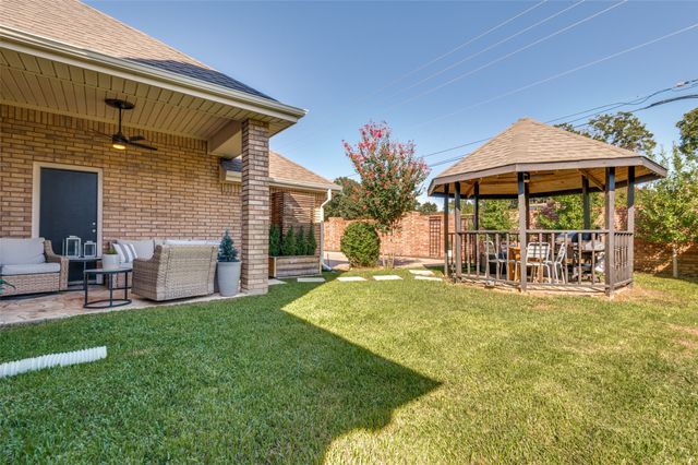 1500 Forest Meadows Court, Bedford, TX 76021