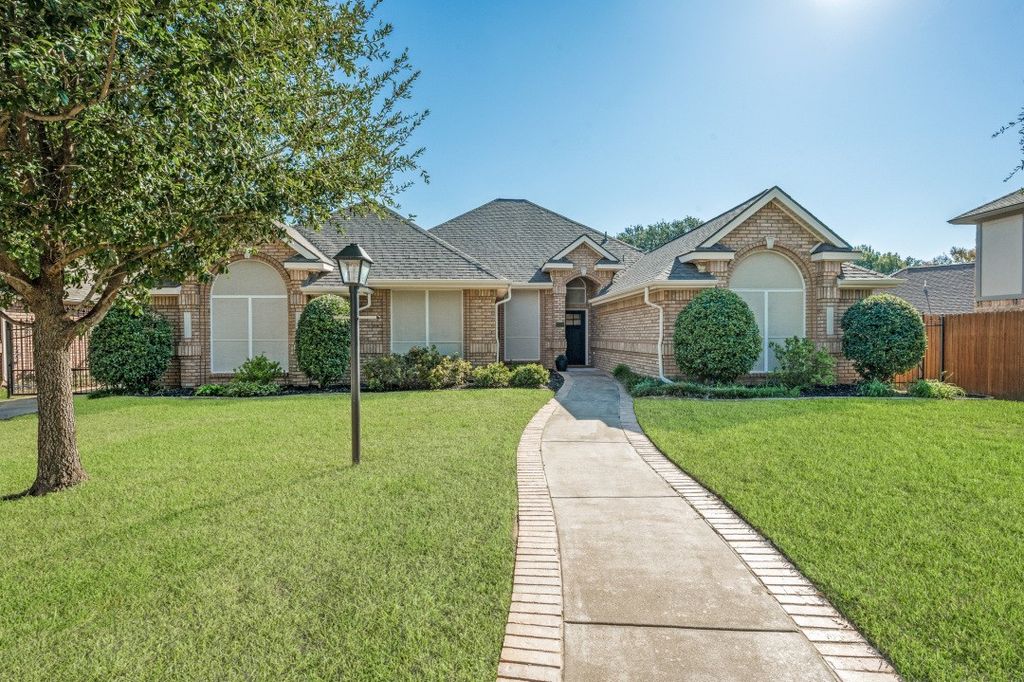 1500 Forest Meadows Court, Bedford, TX 76021 — photo 2