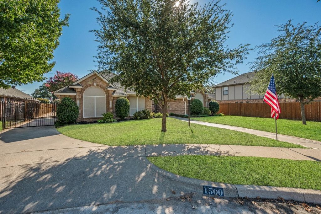 1500 Forest Meadows Court, Bedford, TX 76021 — photo 3