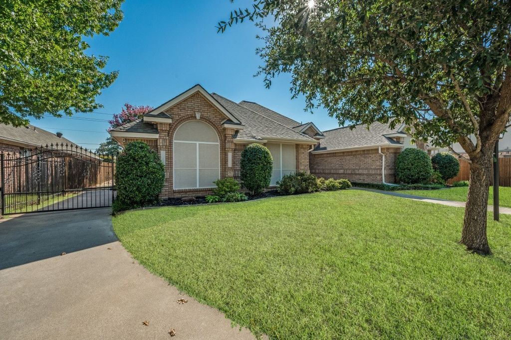 1500 Forest Meadows Court, Bedford, TX 76021 — photo 4