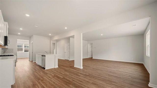 817 Pelham Way, Locust Grove, GA 30248