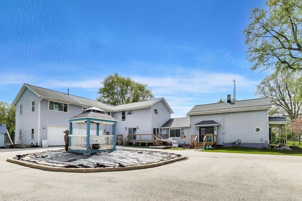 W2139 Highway 11, Elkhorn, WI 53121