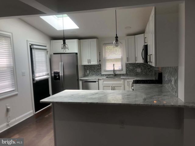 5715 CLAY ST NE, Washington, DC 20019