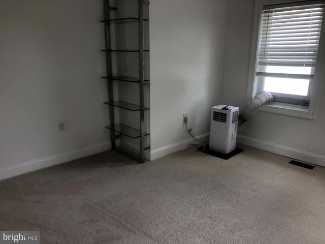 5715 CLAY ST NE, Washington, DC 20019