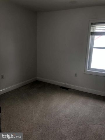 5715 CLAY ST NE, Washington, DC 20019