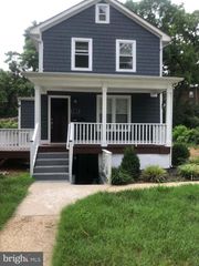 5715 CLAY ST NE, Washington, DC 20019