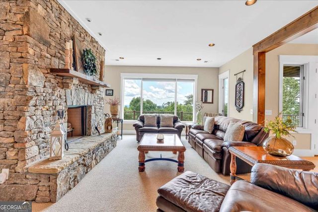 52 Waterside Drive SE, Cartersville, GA 30121