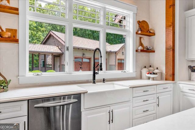 52 Waterside Drive SE, Cartersville, GA 30121