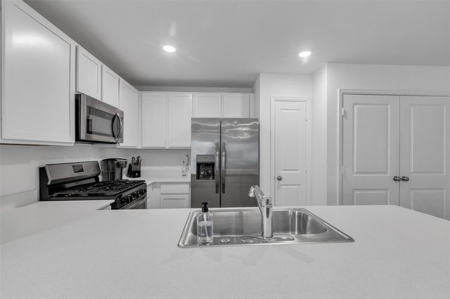 4154 Saltillo Lakes Drive, Baytown, TX 77521