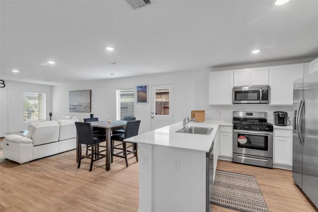 4154 Saltillo Lakes Drive, Baytown, TX 77521