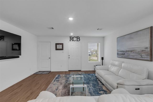 4154 Saltillo Lakes Drive, Baytown, TX 77521