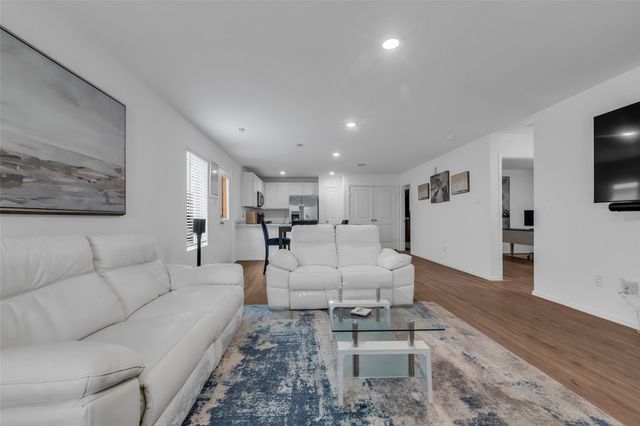 4154 Saltillo Lakes Drive, Baytown, TX 77521