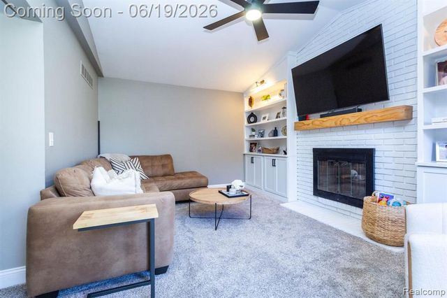21508 Hall Road, Trenton, MI 48183
