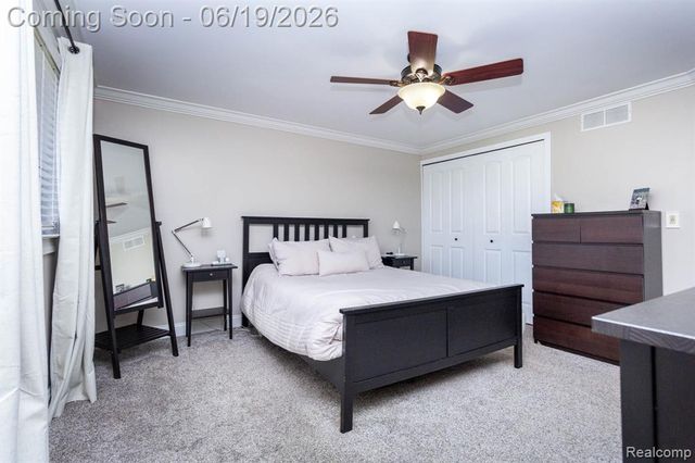 21508 Hall Road, Trenton, MI 48183