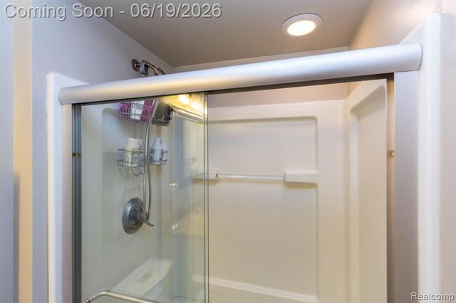 21508 Hall Road, Trenton, MI 48183