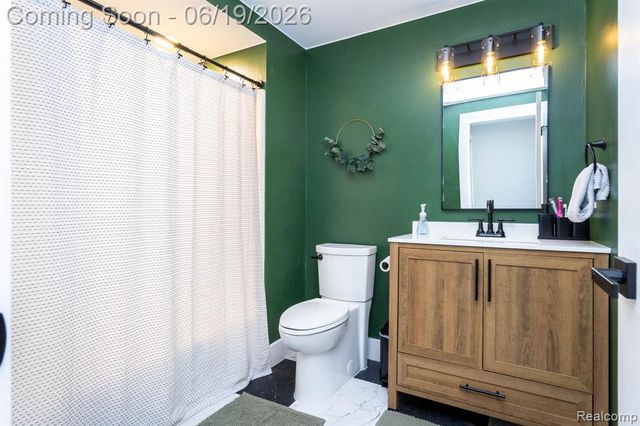 21508 Hall Road, Trenton, MI 48183