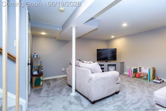 21508 Hall Road, Trenton, MI 48183