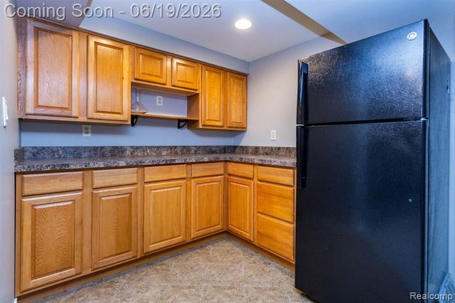 21508 Hall Road, Trenton, MI 48183