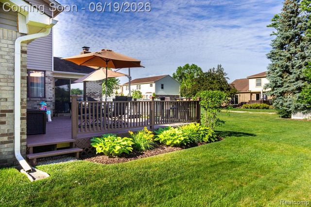 21508 Hall Road, Trenton, MI 48183
