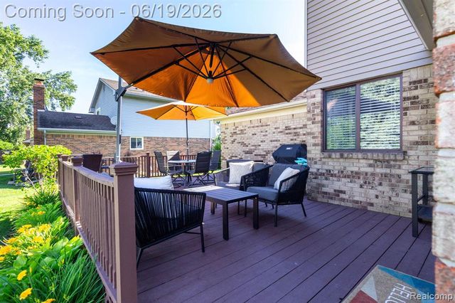21508 Hall Road, Trenton, MI 48183