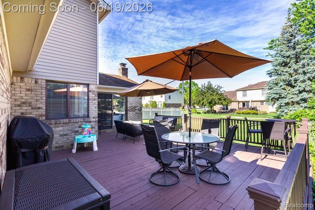 21508 Hall Road, Trenton, MI 48183