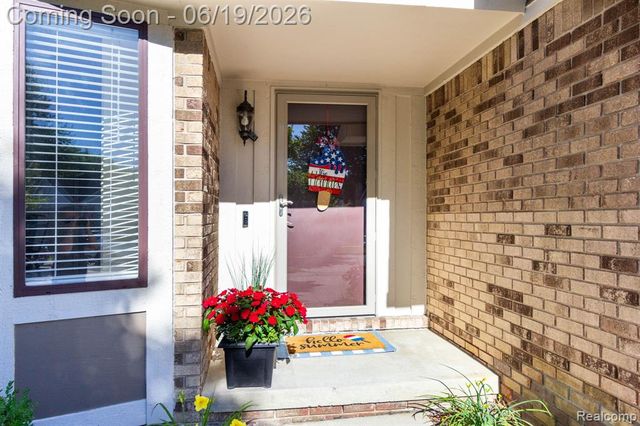 21508 Hall Road, Trenton, MI 48183