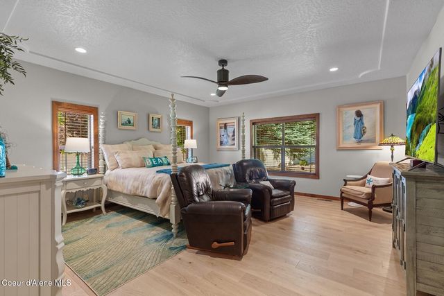 11432 N Cattle Dr, Hayden, ID 83835
