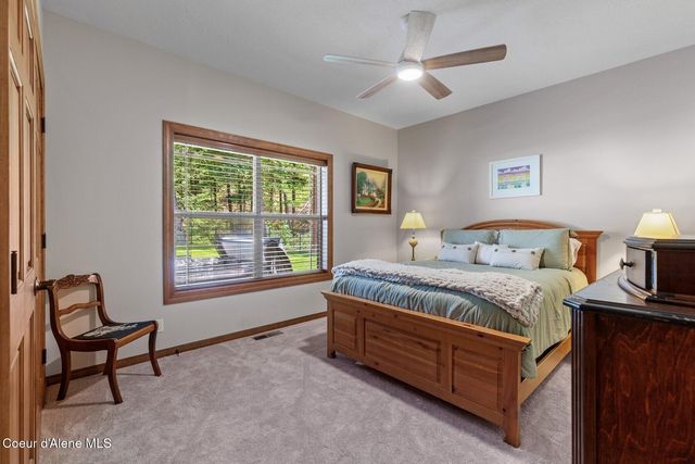 11432 N Cattle Dr, Hayden, ID 83835