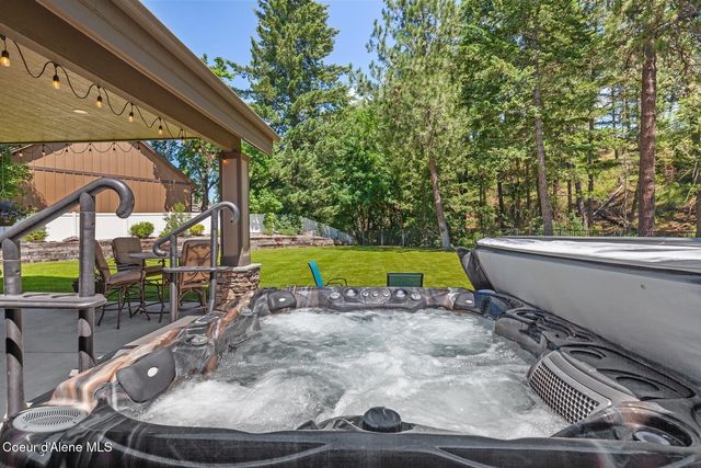 11432 N Cattle Dr, Hayden, ID 83835