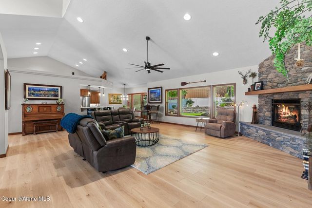 11432 N Cattle Dr, Hayden, ID 83835