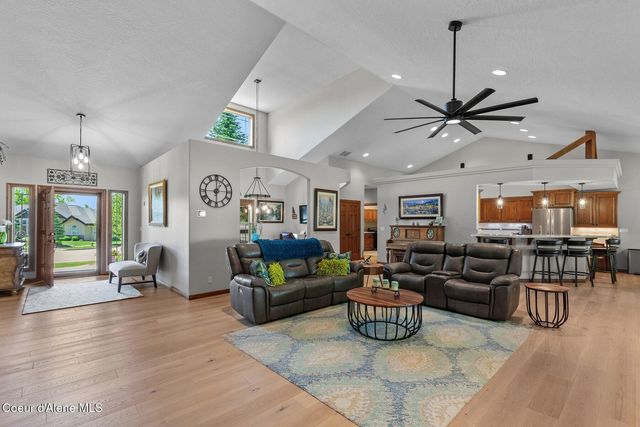 11432 N Cattle Dr, Hayden, ID 83835