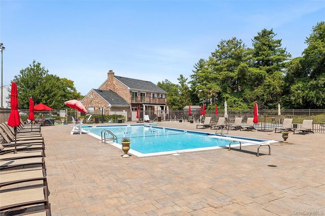 137 Woodlake Drive W, Woodbury, NY 11797