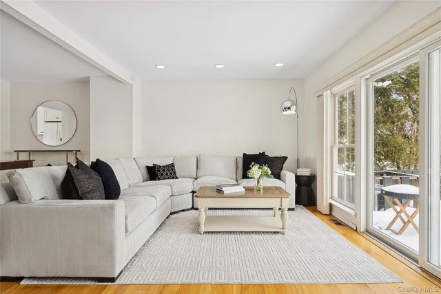 137 Woodlake Drive W, Woodbury, NY 11797