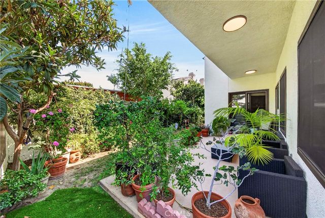 2405 Clark Lane B, Redondo Beach, CA 90278