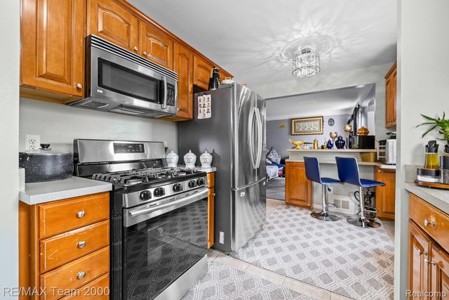 6872 Artesian Street, Detroit, MI 48228