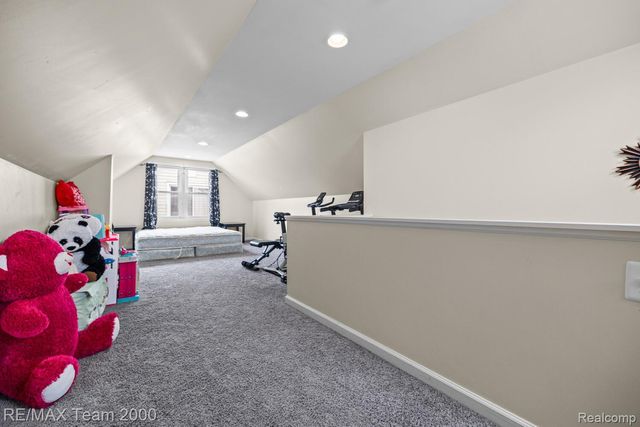 6872 Artesian Street, Detroit, MI 48228