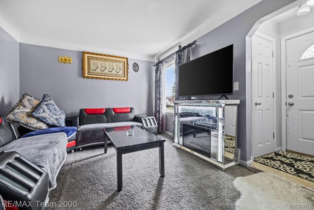 6872 Artesian Street, Detroit, MI 48228