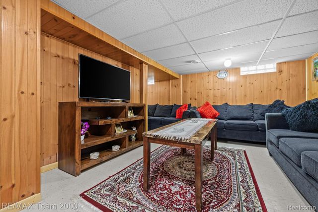 6872 Artesian Street, Detroit, MI 48228